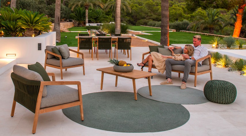 Mesa de Jardín Ibiza y sillas de jardín Ibiza, de aluminio y teka natural.